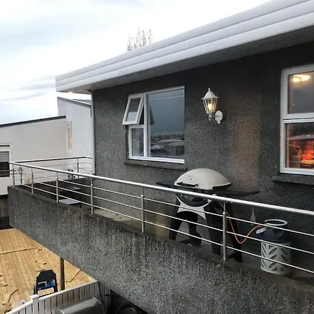 Apartment Family Friendly Close To Golden Circle And To Central!