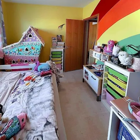 Family Friendly Close To Golden Circle And To Central!