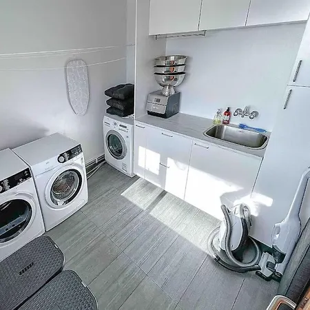 Family Friendly Close To Golden Circle And To Central! Apartment Reykjavik